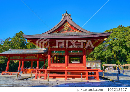 Kamakura city, Kanagawa prefecture in autumn Tsurugaoka Hachimangu Shrine (Maiden) seen from the direction of Wakamiya 105218527