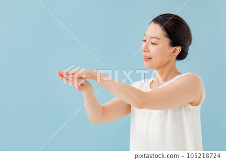 Skin care senior woman Skin care senior woman 105218724