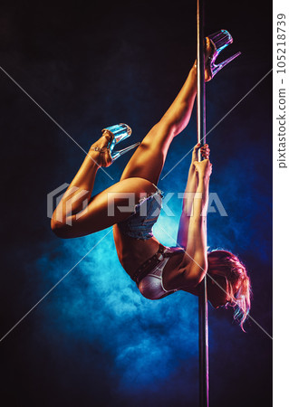 Pole dance woman Pole dance woman 105218739