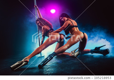 Pole dancing team 105218953