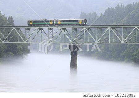 Yami line of river fog Yami line of river fog 105219092