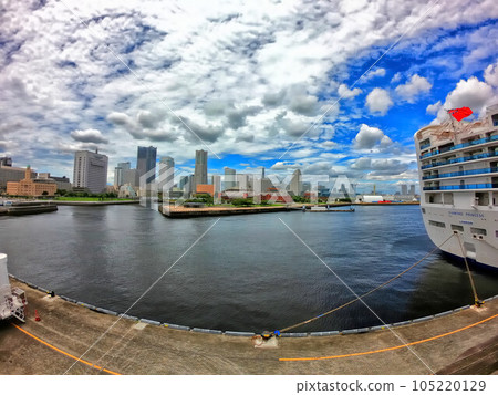 [Kanagawa] Scenery in the direction of Minato Mirai, Yokohama 105220129