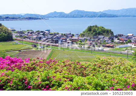 Scenery along the Nakaumi line where the JNR-colored limited express Yakumo runs 105223003