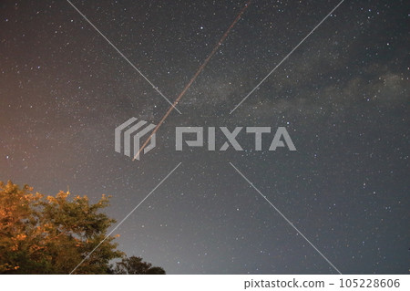summer starry sky beautiful milky way 105228606