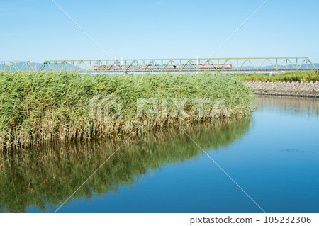 [高德線] 特快漩渦穿過吉野川大橋 105232306