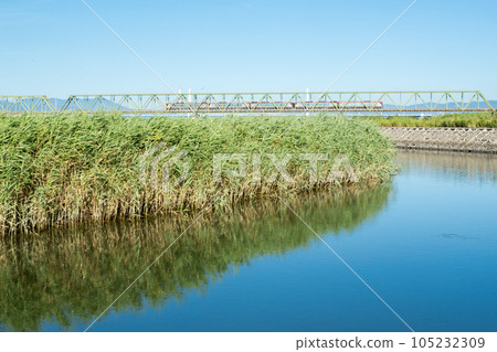 [高德線] 特快漩渦穿過吉野川大橋 105232309