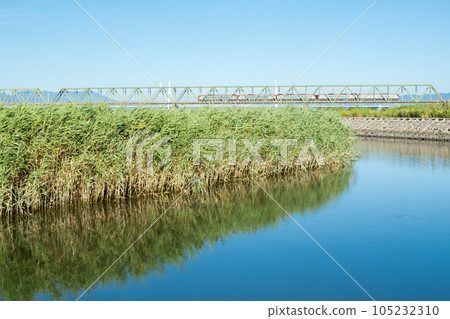[高德線] 特快漩渦穿過吉野川大橋 105232310