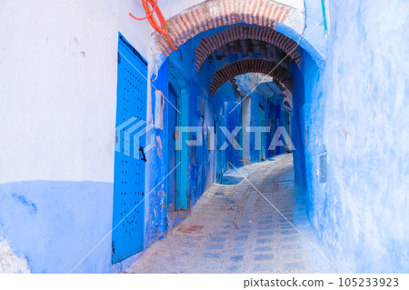 Streets of Chefchaouen 105233923