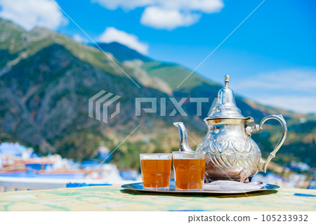 舍夫沙萬鎮和茶具 105233932