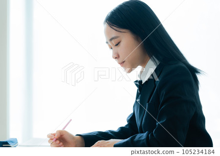 女高中生學習 105234184