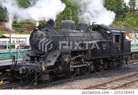 大井川鐵道千頭站，蒸汽機車C10冒煙 105234495