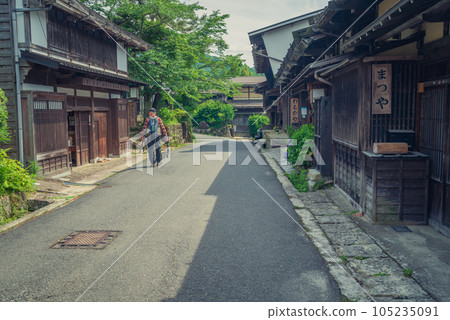 Townscape of Tsumago-juku [Samurai Road] 105235091