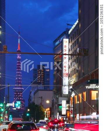 [東京都港區]六本木夜景（2023年7月） - 六本木五丁目十字路口附近 105236381