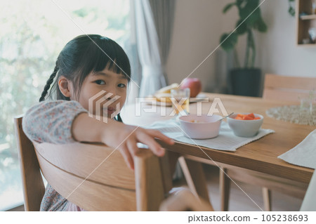child, younger, girl 105238693