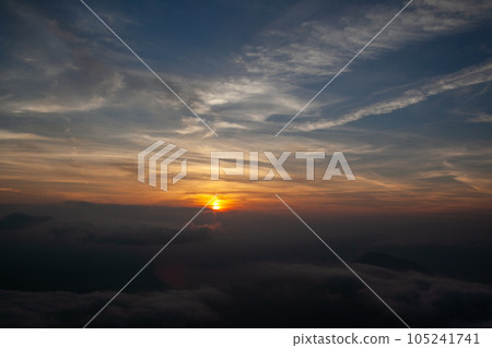 Sora Terrace Sea of Clouds | Mysterious and fantastic scenery interwoven with the sea of clouds and the setting sun 105241741