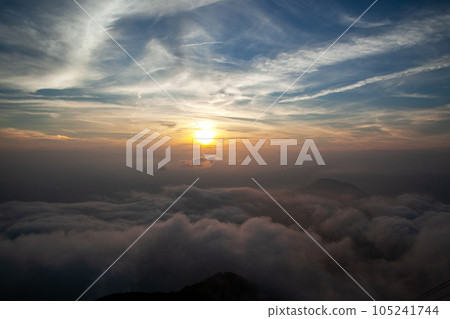 Sora Terrace Sea of Clouds | Mysterious and fantastic scenery interwoven with the sea of clouds and the setting sun Sora Terrace Sea of Clouds | Mysterious and fantastic scenery interwoven with the sea of clouds and the setting sun 105241744