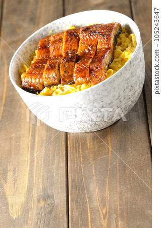 錦絲玉子和鰻魚蒲燒蓋飯 錦絲玉子和鰻魚蒲燒蓋飯 105243647