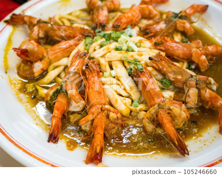 Stir-fried noodles , Chow mein , Chinese cuisine 105246660