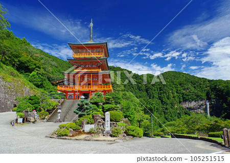 Nachisan Aegishi Watari Temple Triple Tower and Nachi Falls Nachisan Aegishi Watari Temple Triple Tower and Nachi Falls 105251515