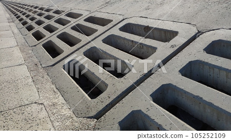 Technological concrete gratings 105252109