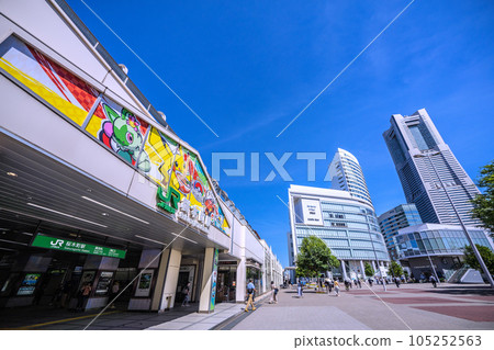 日本橫濱城市景觀從櫻木町站看到的橫濱地標塔等=7月24日 日本橫濱城市景觀從櫻木町站看到的橫濱地標塔等=7月24日 105252563