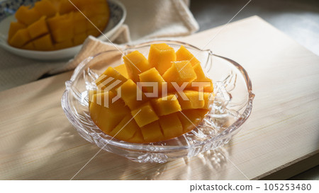 Ripe mango diced 105253480