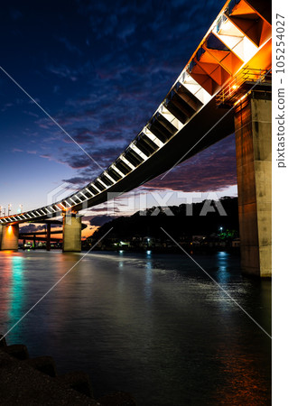 Ushibuka Haiya Bridge Before Dawn [Ushibuka, Amakusa City, Kumamoto Prefecture] 105254027