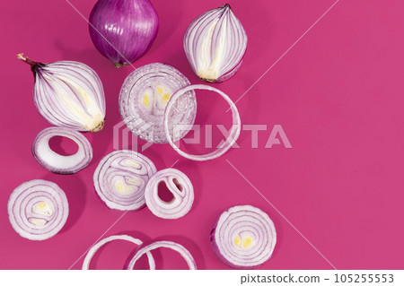 vegetable still life photo, a bunch of onion 105255553