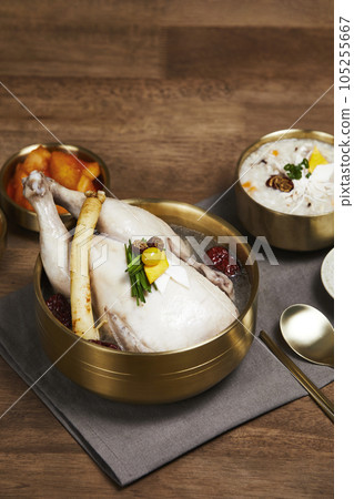 korean traditional food samgyetang and dakjuk, chicken soup with ginseng and chicken rice porridge 105255667