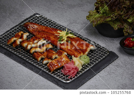 korean traditional food, grilled eel 105255768