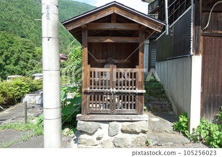 地藏(鳩之巢站至本田山登山口:東京都西多摩區奧多摩町) 地藏(鳩之巢站至本田山登山口:東京都西多摩區奧多摩町) 105256023