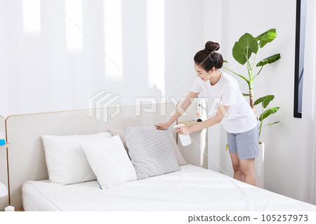 summer liefstyle, korean asian young woman with deodorizer summer liefstyle, korean asian young woman with deodorizer 105257973