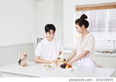 summer lifestyle, korean asian young couple preparing meal 105258045