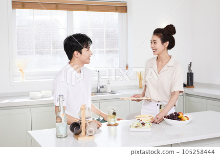 summer lifestyle, korean asian young couple preparing meal 105258444