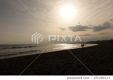 湘南平塚海灘的日落 105260121