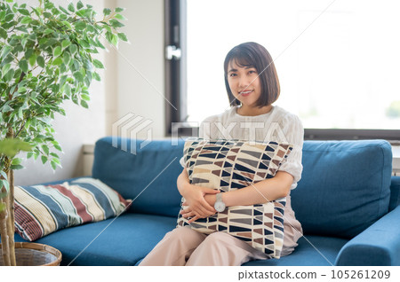 女人用墊子放鬆 女人用墊子放鬆 105261209