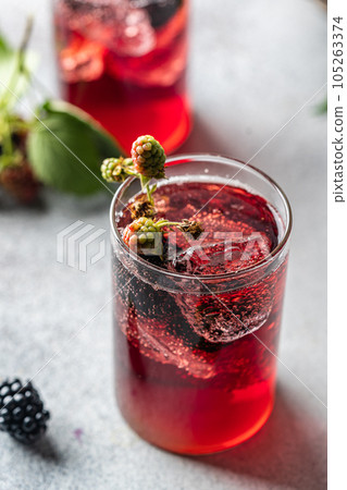 refreshing blackberry lemonade 105263374