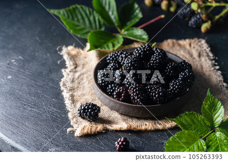 Ripe blackberries with leaves 105263393