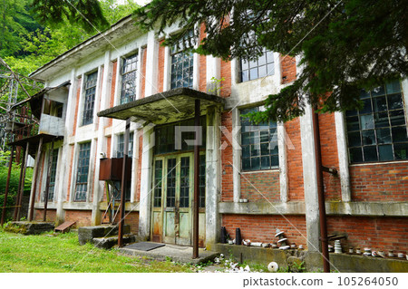 森林中的 Horonai 變電站 森林中的 Horonai 變電站 105264050