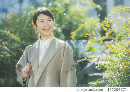 Woman in coat 105264371