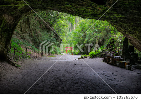 Mizonokuchi cave 105265676