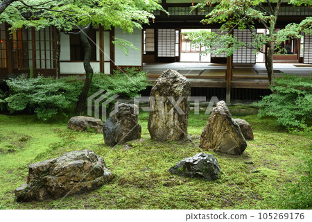 Kenninji Temple Choontei after the rain 105269176