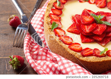 Strawberry cheesecake New York with mint Strawberry cheesecake New York with mint 105269718