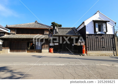 Ibaraki Sakuragawa Scenery with a round post (in front of the Taniguchi family residence) 105269825