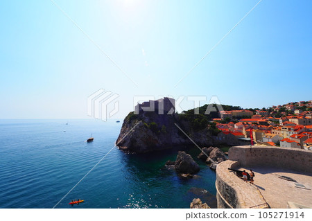 Dubrovnik sea view from city walls Dubrovnik sea view from city walls 105271914
