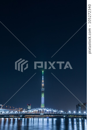“東京”天空樹和白須橋的美麗燈光 “東京”天空樹和白須橋的美麗燈光 105272340