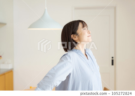 Stretching woman 105272824