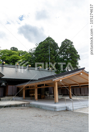 Worship hall of Ishikawa Gokoku Shrine, which is also a sightseeing spot as a power spot | Kanazawa City, Ishikawa Prefecture Worship hall of Ishikawa Gokoku Shrine, which is also a sightseeing spot as a power spot | Kanazawa City, Ishikawa Prefecture 105274637