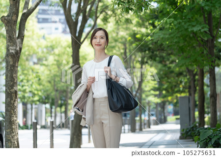 商務女性戶外 商務女性戶外 105275631