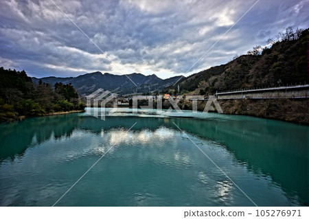 Lake Shinsui from the top of Shinsui Dam 105276971